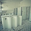 Niszczejące Niemieckie toalety w Domu Oficera